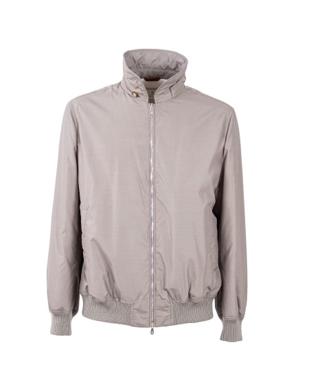 Shop BRUNELLO CUCINELLI  Giacchetto: Brunello Cucinelli bomber in popeline di lana vergine e seta techno con imbottitura in Thermore®.
Chiusura con zip e doppio cursore.
Il collo può essere tenuto in piedi.
Tasche basse con bottone automatico.
Polsini e fondo in maglia a costina.
Fodera in nylon idrorepellente.
Due tasche interne con chiusura a bottone e tasca portapenna.
Imbottitura in Thermore.
Composizione: 56% POLIAMMIDE, 22% LANA VERGINE, 22% SETA.
Made in Italy.. MY 4636377-CIU29